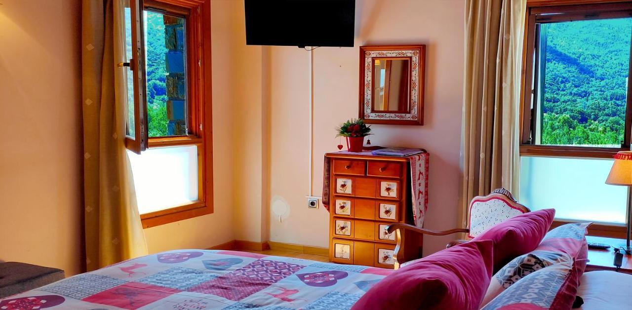 La Llardana Casa de hóspedes Benasque Exterior foto